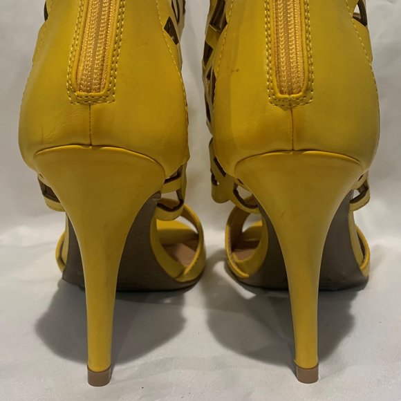 NEW DB DK Ladies Yellow Shoes - Picture 7 of 11